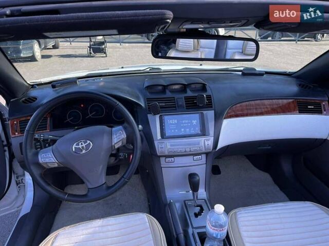 Белый Тойота Camry Solara, объемом двигателя 3.31 л и пробегом 47 тыс. км за 10000 $, фото 9 на Automoto.ua