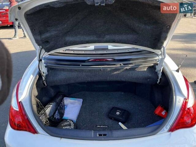 Белый Тойота Camry Solara, объемом двигателя 3.31 л и пробегом 47 тыс. км за 10000 $, фото 6 на Automoto.ua