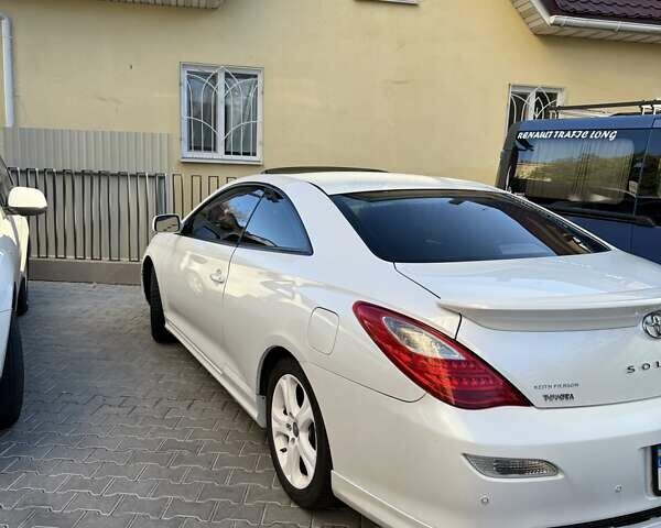 Белый Тойота Camry Solara, объемом двигателя 2.4 л и пробегом 100 тыс. км за 8500 $, фото 2 на Automoto.ua