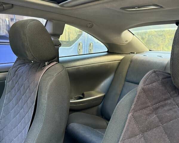 Белый Тойота Camry Solara, объемом двигателя 2.4 л и пробегом 100 тыс. км за 8500 $, фото 6 на Automoto.ua