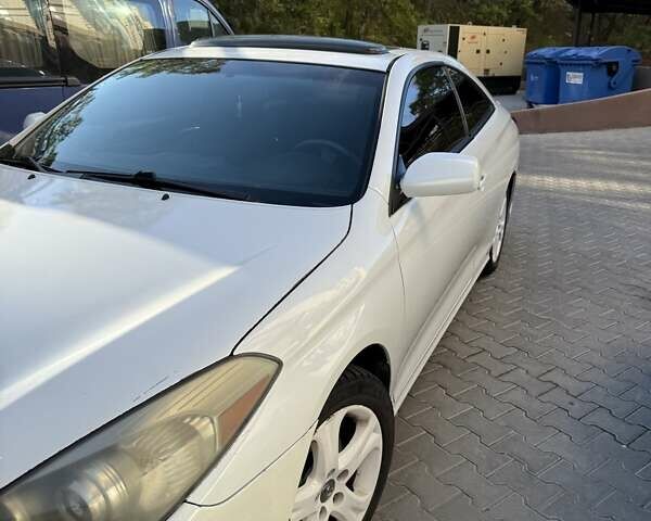 Белый Тойота Camry Solara, объемом двигателя 2.4 л и пробегом 100 тыс. км за 8500 $, фото 4 на Automoto.ua