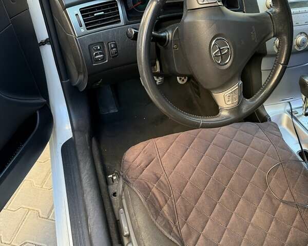 Белый Тойота Camry Solara, объемом двигателя 2.4 л и пробегом 100 тыс. км за 8500 $, фото 7 на Automoto.ua