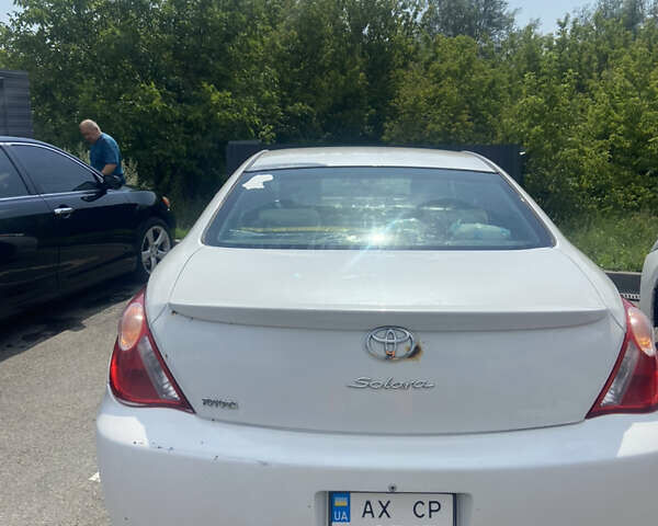 Белый Тойота Camry Solara, объемом двигателя 2.4 л и пробегом 290 тыс. км за 6000 $, фото 3 на Automoto.ua