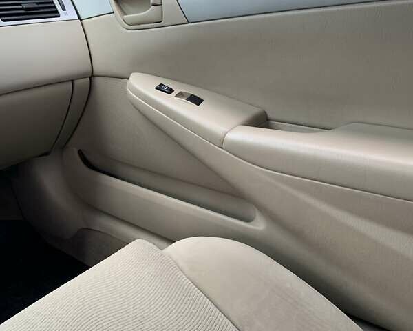 Белый Тойота Camry Solara, объемом двигателя 2.4 л и пробегом 48 тыс. км за 13500 $, фото 6 на Automoto.ua
