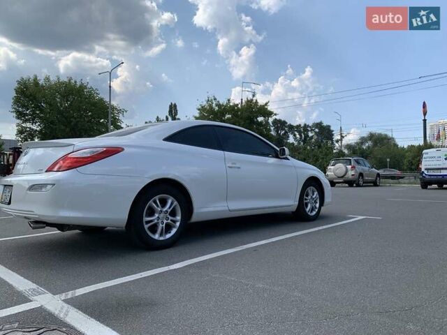 Белый Тойота Camry Solara, объемом двигателя 2.4 л и пробегом 48 тыс. км за 13500 $, фото 1 на Automoto.ua
