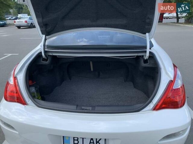 Белый Тойота Camry Solara, объемом двигателя 2.4 л и пробегом 48 тыс. км за 13500 $, фото 8 на Automoto.ua