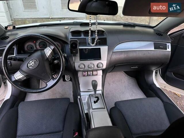 Белый Тойота Camry Solara, объемом двигателя 3.3 л и пробегом 92 тыс. км за 9000 $, фото 8 на Automoto.ua