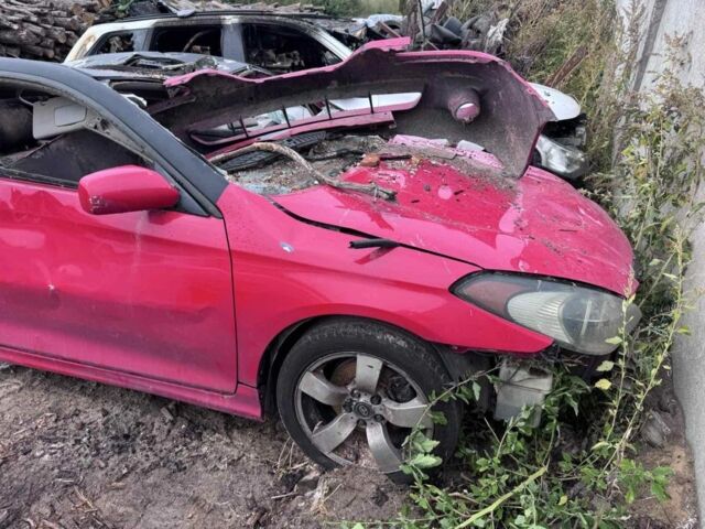 Красный Тойота Camry Solara, объемом двигателя 3.3 л и пробегом 100 тыс. км за 2200 $, фото 1 на Automoto.ua