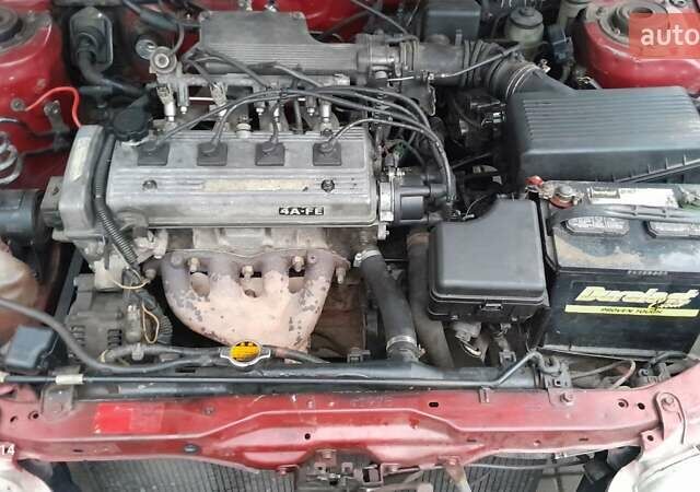 Червоний Тойота Carina E, об'ємом двигуна 1.6 л та пробігом 300 тис. км за 2670 $, фото 11 на Automoto.ua