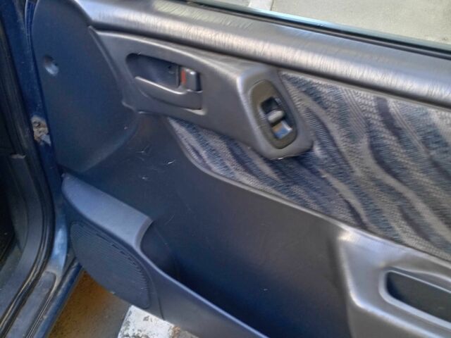 Зелений Тойота Carina E, об'ємом двигуна 1.8 л та пробігом 278 тис. км за 3000 $, фото 13 на Automoto.ua