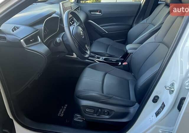 Белый Тойота Corolla Cross, объемом двигателя 2 л и пробегом 17 тыс. км за 36749 $, фото 11 на Automoto.ua