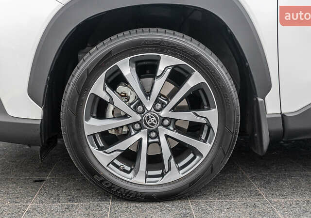 Белый Тойота Corolla Cross, объемом двигателя 2 л и пробегом 31 тыс. км за 35157 $, фото 17 на Automoto.ua