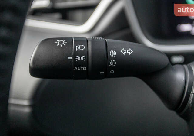 Белый Тойота Corolla Cross, объемом двигателя 2 л и пробегом 31 тыс. км за 35157 $, фото 25 на Automoto.ua