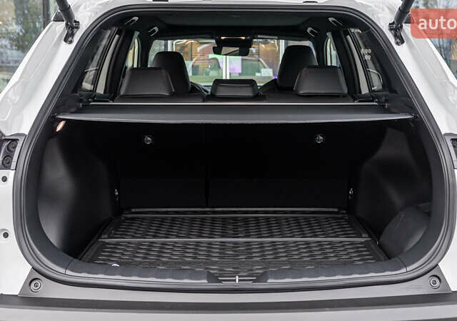 Белый Тойота Corolla Cross, объемом двигателя 2 л и пробегом 31 тыс. км за 35157 $, фото 9 на Automoto.ua