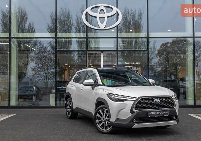 Белый Тойота Corolla Cross, объемом двигателя 2 л и пробегом 31 тыс. км за 35157 $, фото 20 на Automoto.ua