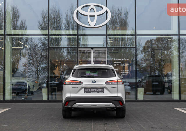 Белый Тойота Corolla Cross, объемом двигателя 2 л и пробегом 31 тыс. км за 35157 $, фото 3 на Automoto.ua