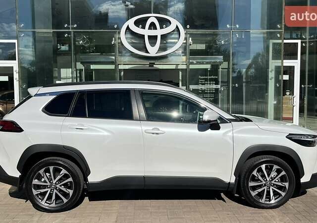 Белый Тойота Corolla Cross, объемом двигателя 2 л и пробегом 17 тыс. км за 36749 $, фото 15 на Automoto.ua