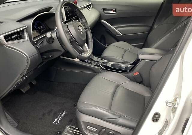 Білий Тойота Corolla Cross, об'ємом двигуна 2 л та пробігом 1 тис. км за 38750 $, фото 6 на Automoto.ua