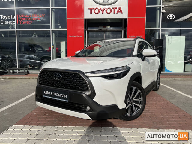 Белый Тойота Corolla Cross, объемом двигателя 2 л и пробегом 3 тыс. км за 39103 $, фото 3 на Automoto.ua
