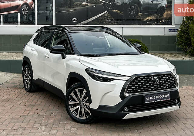 Белый Тойота Corolla Cross, объемом двигателя 1.99 л и пробегом 6 тыс. км за 34991 $, фото 2 на Automoto.ua