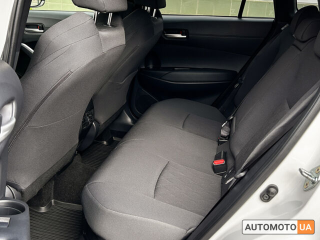 Белый Тойота Corolla Cross, объемом двигателя 2 л и пробегом 6 тыс. км за 35000 $, фото 12 на Automoto.ua