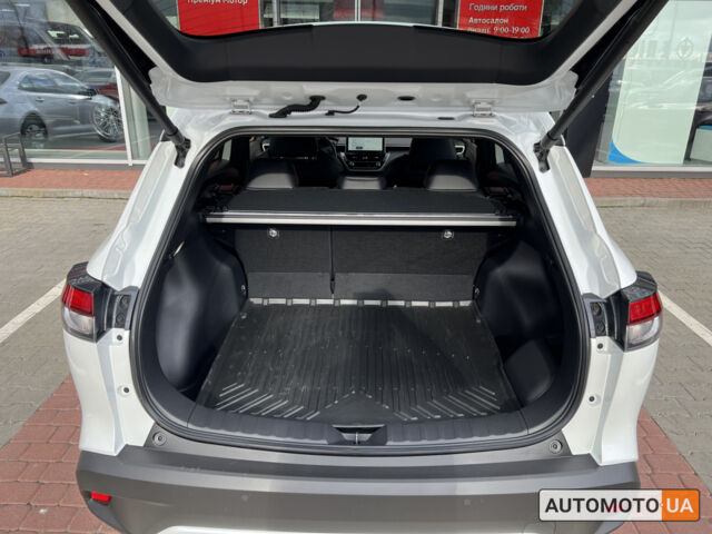Белый Тойота Corolla Cross, объемом двигателя 2 л и пробегом 3 тыс. км за 39103 $, фото 6 на Automoto.ua