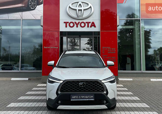 Белый Тойота Corolla Cross, объемом двигателя 2 л и пробегом 1 тыс. км за 39045 $, фото 4 на Automoto.ua