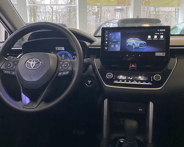 Белый Тойота Corolla Cross, объемом двигателя 2 л и пробегом 1 тыс. км за 28499 $, фото 11 на Automoto.ua