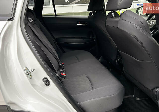 Белый Тойота Corolla Cross, объемом двигателя 1.99 л и пробегом 6 тыс. км за 34991 $, фото 10 на Automoto.ua
