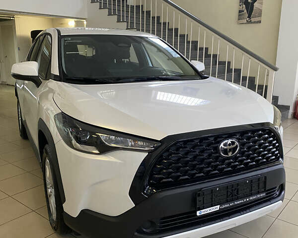 Белый Тойота Corolla Cross, объемом двигателя 2 л и пробегом 1 тыс. км за 28499 $, фото 1 на Automoto.ua