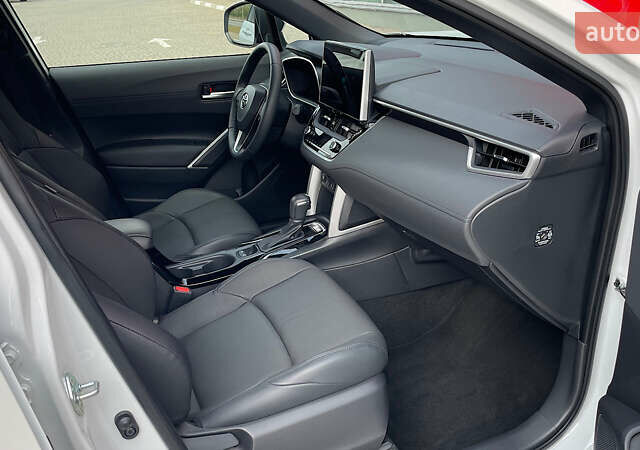 Белый Тойота Corolla Cross, объемом двигателя 2 л и пробегом 1 тыс. км за 39045 $, фото 5 на Automoto.ua