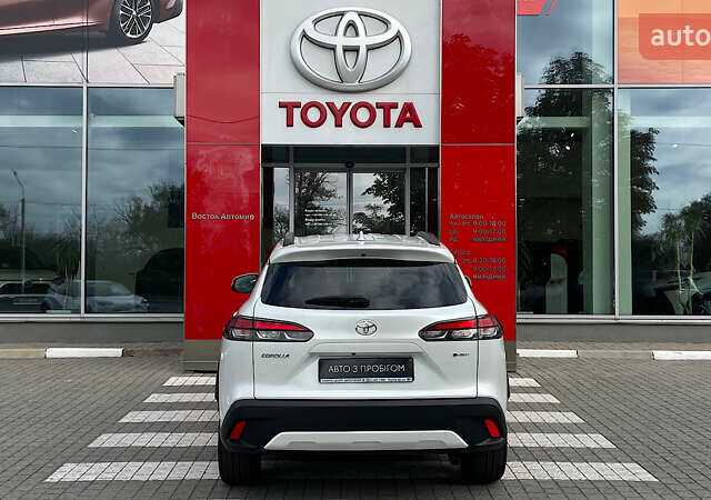 Белый Тойота Corolla Cross, объемом двигателя 2 л и пробегом 1 тыс. км за 39045 $, фото 3 на Automoto.ua