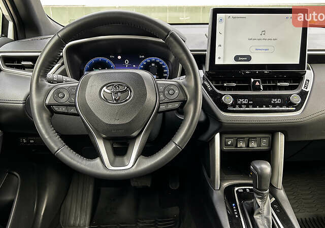 Белый Тойота Corolla Cross, объемом двигателя 1.99 л и пробегом 6 тыс. км за 34991 $, фото 15 на Automoto.ua