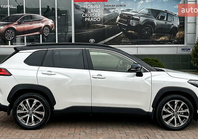 Белый Тойота Corolla Cross, объемом двигателя 1.99 л и пробегом 6 тыс. км за 34991 $, фото 3 на Automoto.ua