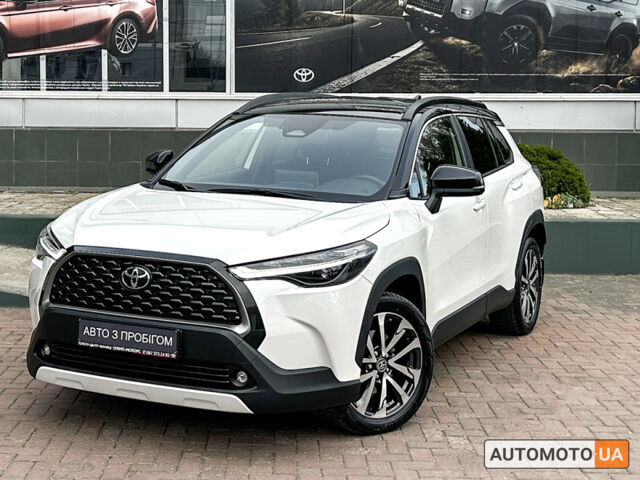 Белый Тойота Corolla Cross, объемом двигателя 2 л и пробегом 6 тыс. км за 35000 $, фото 1 на Automoto.ua