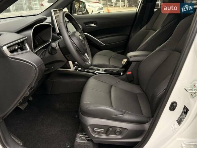 Білий Тойота Corolla Cross, об'ємом двигуна 2 л та пробігом 2 тис. км за 39378 $, фото 16 на Automoto.ua