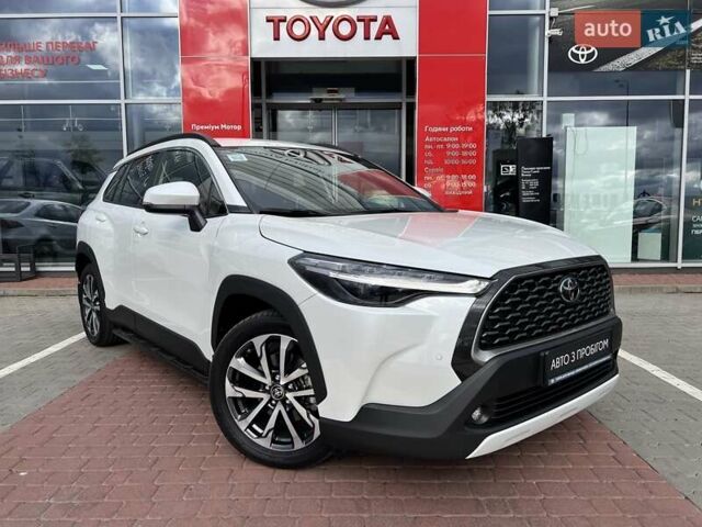 Белый Тойота Corolla Cross, объемом двигателя 2 л и пробегом 3 тыс. км за 39037 $, фото 2 на Automoto.ua