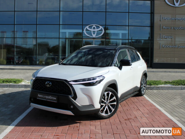 Белый Тойота Corolla Cross, объемом двигателя 2 л и пробегом 2 тыс. км за 38661 $, фото 2 на Automoto.ua