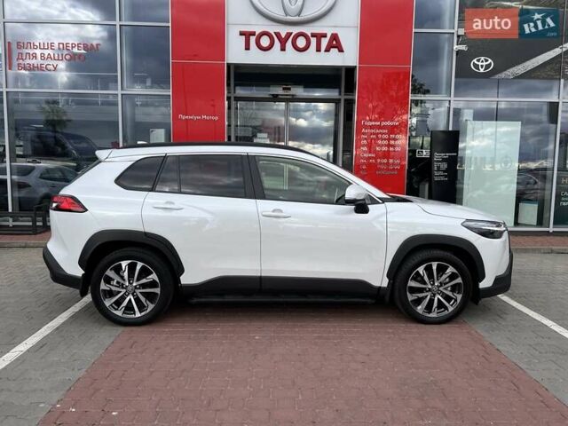 Белый Тойота Corolla Cross, объемом двигателя 2 л и пробегом 3 тыс. км за 39037 $, фото 4 на Automoto.ua