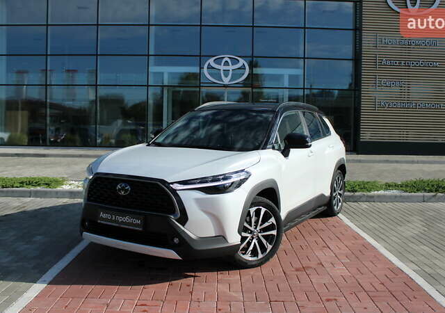 Белый Тойота Corolla Cross, объемом двигателя 2 л и пробегом 1 тыс. км за 38773 $, фото 2 на Automoto.ua