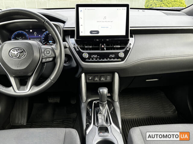 Белый Тойота Corolla Cross, объемом двигателя 2 л и пробегом 6 тыс. км за 35000 $, фото 8 на Automoto.ua