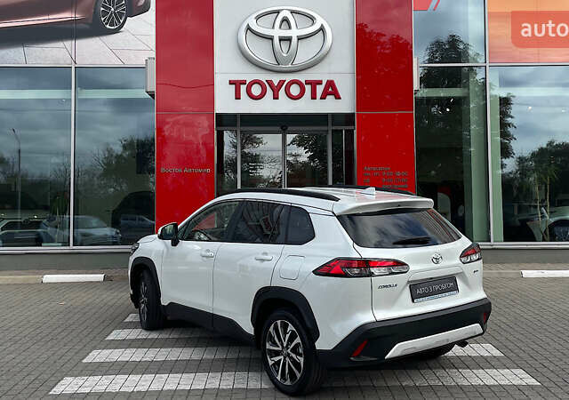 Белый Тойота Corolla Cross, объемом двигателя 2 л и пробегом 1 тыс. км за 39045 $, фото 1 на Automoto.ua