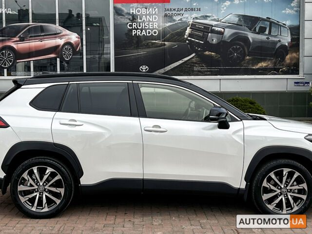 Белый Тойота Corolla Cross, объемом двигателя 2 л и пробегом 6 тыс. км за 35000 $, фото 3 на Automoto.ua