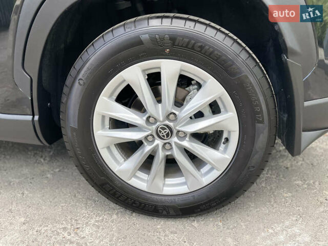 Черный Тойота Corolla Cross, объемом двигателя 2 л и пробегом 7 тыс. км за 24000 $, фото 25 на Automoto.ua