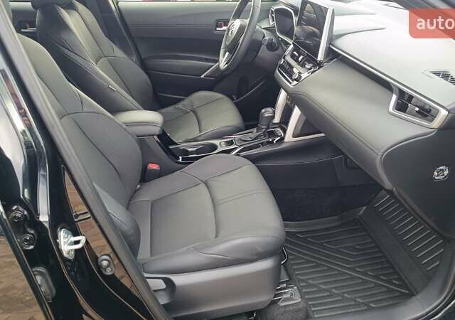 Черный Тойота Corolla Cross, объемом двигателя 2 л и пробегом 13 тыс. км за 38470 $, фото 5 на Automoto.ua
