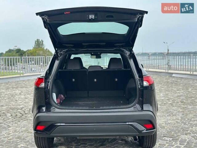 Черный Тойота Corolla Cross, объемом двигателя 2 л и пробегом 8 тыс. км за 29500 $, фото 8 на Automoto.ua