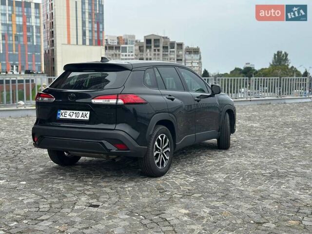 Черный Тойота Corolla Cross, объемом двигателя 2 л и пробегом 8 тыс. км за 29500 $, фото 5 на Automoto.ua