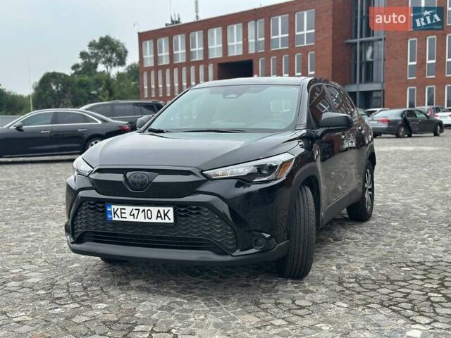 Черный Тойота Corolla Cross, объемом двигателя 2 л и пробегом 8 тыс. км за 29500 $, фото 3 на Automoto.ua