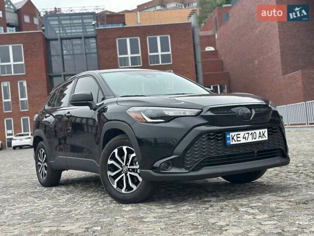 Черный Тойота Corolla Cross, объемом двигателя 2 л и пробегом 8 тыс. км за 29500 $, фото 1 на Automoto.ua