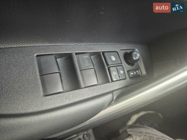 Черный Тойота Corolla Cross, объемом двигателя 2 л и пробегом 33 тыс. км за 32500 $, фото 41 на Automoto.ua